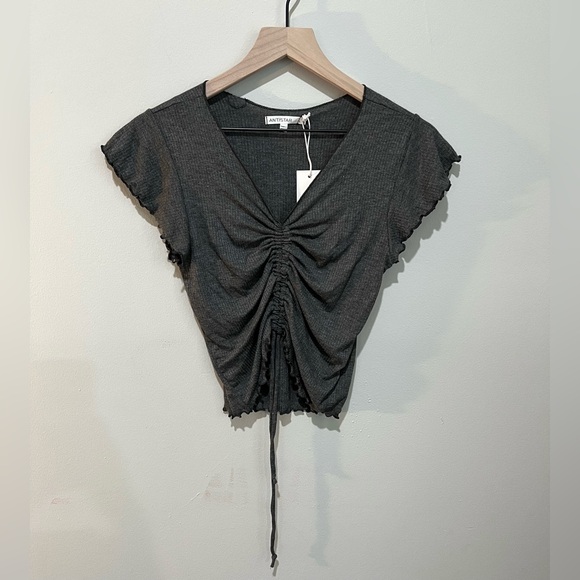 Women’s Cinched Top - Picture 1 of 4
